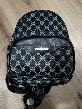 W3007 Wendy Keen Mini Backpack